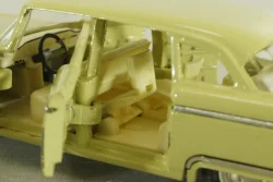 Газ-13 Чайка, бежевая,Тантал/Радон 1:43