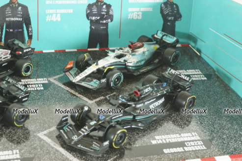 Mercedes AMG Petronas Set F1 4X W14 Team, Набор болидов Mercedes GP из 4х машин Формула 1 , BU38093-PACK, Bburago 1:43
