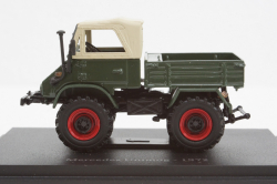 Mercedes Unimog 1972, Universal Hobbies 1:43