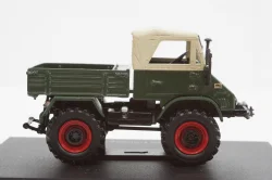 Mercedes Unimog 1972, Universal Hobbies 1:43
