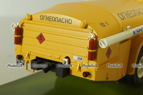 ТЗА-7,5(200) Аэрофлот, топливозаправщик на шасси Маз-500, TruckTyr 1:43