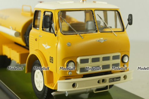 ТЗА-7,5(200) Аэрофлот, топливозаправщик на шасси Маз-500, TruckTyr 1:43