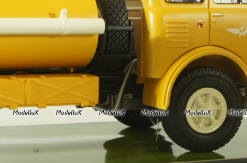 ТЗА-7,5(200) Аэрофлот, топливозаправщик на шасси Маз-500, TruckTyr 1:43