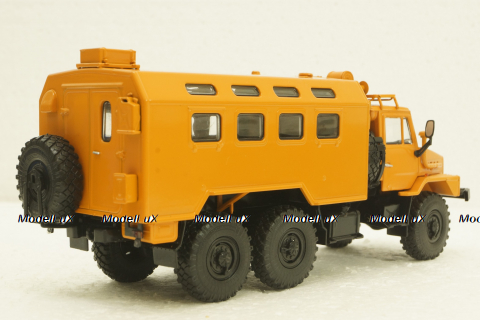 Урал-4322 Кунг, оранжевый, АвтоИстория 1:43