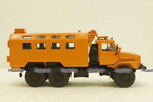 Урал-4322 Кунг, оранжевый, АвтоИстория 1:43