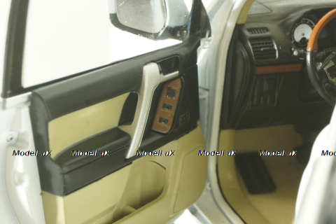 Toyota Land Cruiser Prado 150, 2009 white, Paudi 1:18