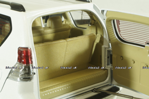 Toyota Land Cruiser Prado 150, 2009 white, Paudi 1:18