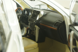 Toyota Land Cruiser Prado 150, 2009 white, Paudi 1:18