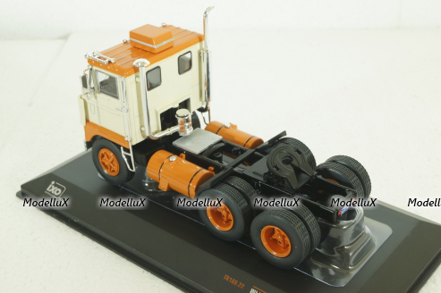 White 7400 1960 beige, TR188 , IXO 1:43