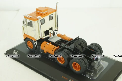 White 7400 1960 beige, TR188 , IXO 1:43