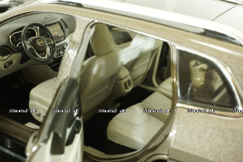 Jeep Cherokee 2019, grey, Paudi 1:18