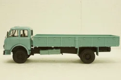 Маз-500Г грузовик с удлиненной базой, бортовой 1967, голубой, Н215, Наш Автопром 1:43