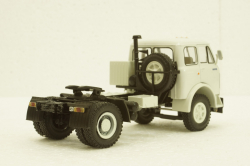 Маз-5428 тягач 1977г, серый, Н700, Наш Автопром 1:43