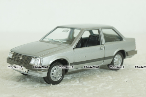 Opel Corsa, silver, Gama 1:43