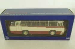 Лаз-695Б городской, беж/красн, Ultra Models 1:43