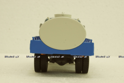 Маз-5334 АЦПТ-6,2 Молоко, Легендарные грузовики СССР №84, 1:43