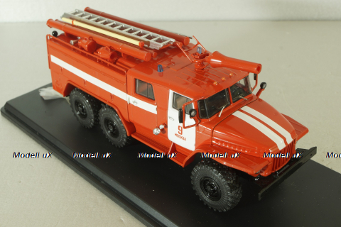 АЦ-40(375Н)Ц1А ПЧ 9 модели ПМ-102А пожарная автоцистерна на шасси Урал-375Д с бел. полосами, SSM1231, SSM 1:43