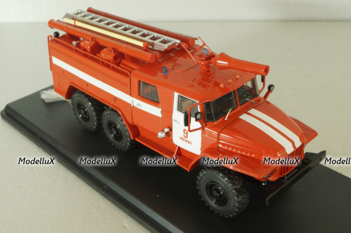 АЦ-40(375Н)Ц1А ПЧ 9 модели ПМ-102А пожарная автоцистерна на шасси Урал-375Д с бел. полосами, SSM1231, SSM 1:43