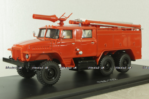 АЦ-40(375Д)-Ц1А модели ПМ-102А пожарная автоцистерна на шасси Урал-375Д 1974, красный, SSM1230, SSM 1:43