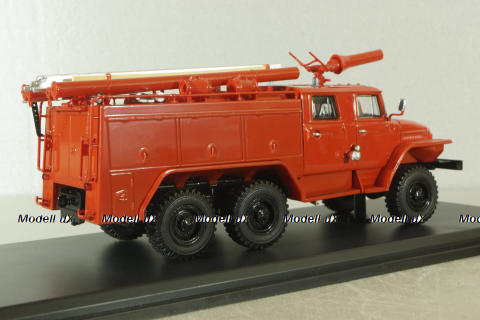 АЦ-40(375Д)-Ц1А модели ПМ-102А пожарная автоцистерна на шасси Урал-375Д 1974, красный, SSM1230, SSM 1:43