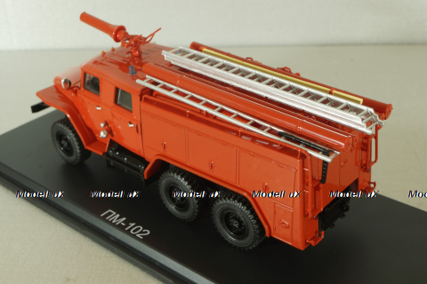АЦ-40(375Д)-Ц1А модели ПМ-102А пожарная автоцистерна на шасси Урал-375Д 1974, красный, SSM1230, SSM 1:43