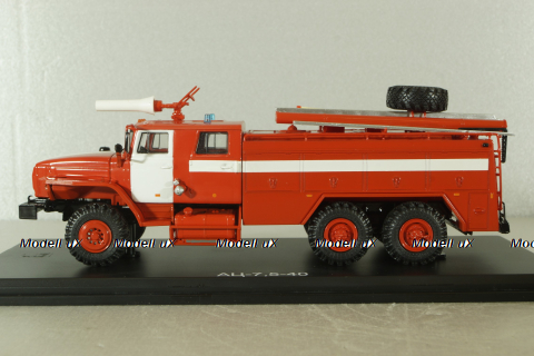 АЦ-7,5-40 пожарная автоцистерна на шасси Урал-4320 с бел. Полосами 1980, SSM1228, SSM 1:43
