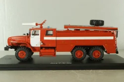 АЦ-7,5-40 пожарная автоцистерна на шасси Урал-4320 с бел. Полосами 1980, SSM1228, SSM 1:43