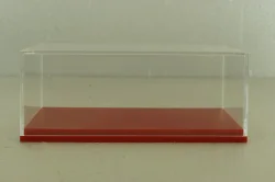 Бокс для моделей 1:64, размеры 12х5,5х4 (д*ш*в) красная подставка