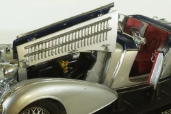 Horch 855 Roadster 1939 silver/blue, SunStar1:18 Уценка!