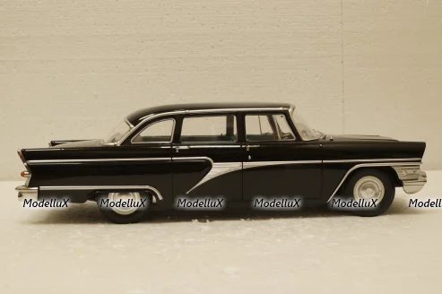 Газ-13 Чайка 1959 black, T9-1800250, Triple9 1:18