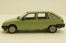 Иж-2126 Орбита, зеленый, (Запечатанный)  Автолегенды СССР №58, 1:43