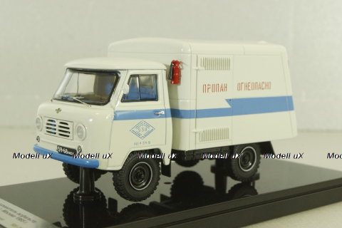Уаз-450Д, РА-10,  машина для разогрева асфальта, 1965г., 145006, DiP Models 1:43