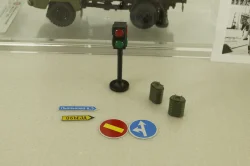 Уаз-450Д, Военная Автоинспекция МО СССР 1963 г. с аксессуарами в кузове, 145003, DiP Models 1:43