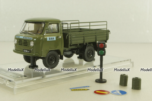 Уаз-450Д, Военная Автоинспекция МО СССР 1963 г. с аксессуарами в кузове, 145003, DiP Models 1:43