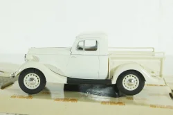 Газ-М415, белый, Н552, Наш Автопром 1:43 Уценка!