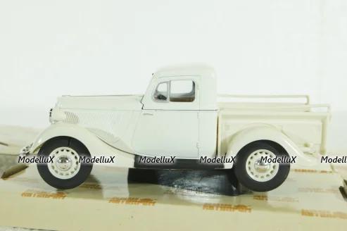Газ-М415, белый, Н552, Наш Автопром 1:43 Уценка!