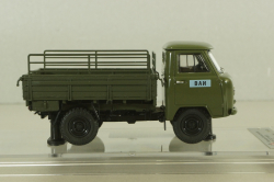 Уаз-450Д, Военная Автоинспекция МО СССР 1963 г. с аксессуарами в кузове, 145003, DiP Models 1:43