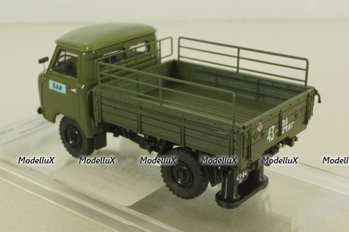 Уаз-450Д, Военная Автоинспекция МО СССР 1963 г. с аксессуарами в кузове, 145003, DiP Models 1:43