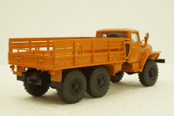 Урал-4320 бортовий, помаранчевий, АвтоИстория 1:43