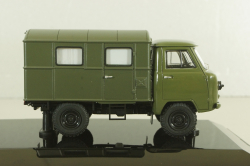 Уаз-450Д, АКД-64 (передвижной армейский кинотеатр), с аксессуарами 145005,  DiP Models 1:43