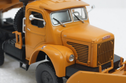 Berliet GBC 8 6x6, orange, 690010, Norev 1:43