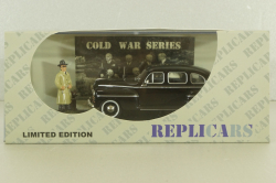 Ford Fordor CIA The Cold War Series with fegure 1949, black, Replicars 1:43