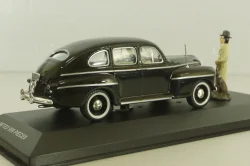 Ford Fordor CIA The Cold War Series with fegure 1949, black, Replicars 1:43 