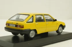 Иж-2126 желтый 1990г Legendarni Automobily Minule Ery №128 1:43