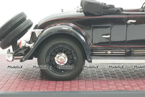 Cadillac V-16 452 Roadster Fleetwood (open) blue, 1930, MX20301-451, Matrix 1:43