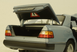 Mercedes 230 E 1990,W124 light blue, 183945, Norev 1:18