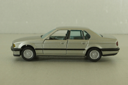 BMW 735i (E32) 1986, silver, 82229417153, Gama 1:43