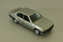BMW 735i (E32) 1986, silver, 82229417153, Gama 1:43