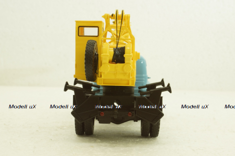 Лаз-690(164) Зил-164 Автокран, арт.102545, АвтоИстория 1:43