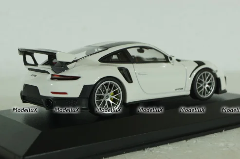 Porsche 911 (991 II) GT2 RS Weissach Package white with silver rims, 413067278, Minichamps 1:43